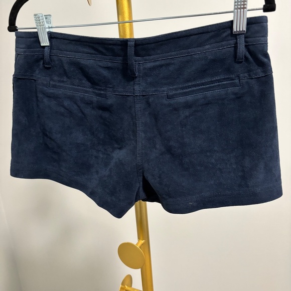 BCBGMAXAZRIA Shorts Suede - Picture 2 of 3